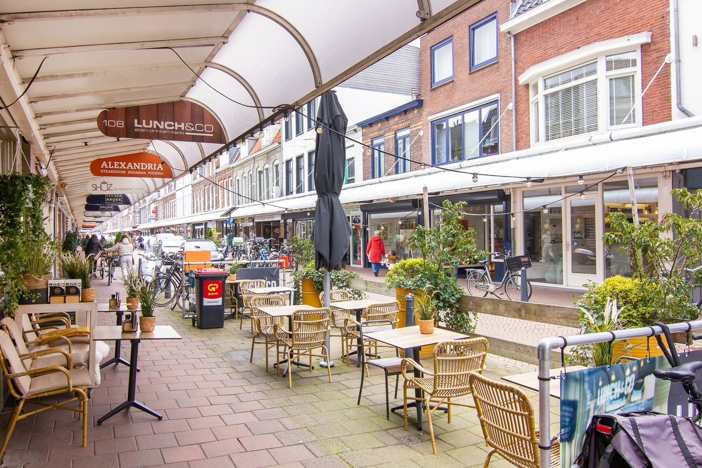 Bekijk foto 2 van Generaal Cronjéstraat 122