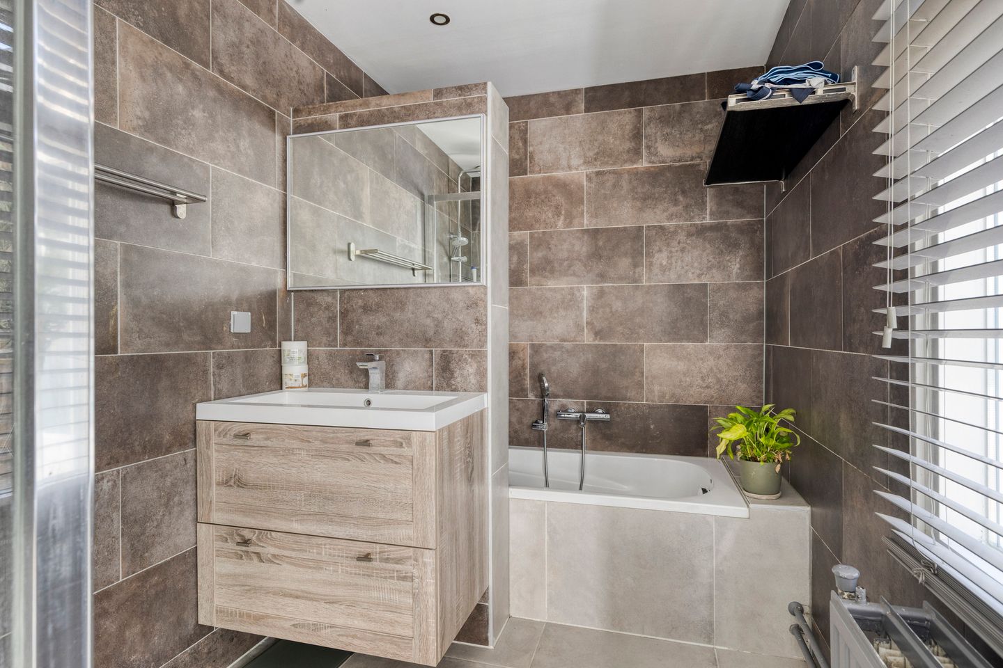 Foto 14 van Antwerpsestraatweg 192