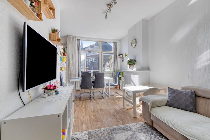 Foto 19 van J A Alberdingk Thijmstraat 64-B