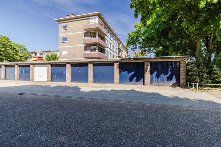 Photo 43 of Kaarderstraat 10