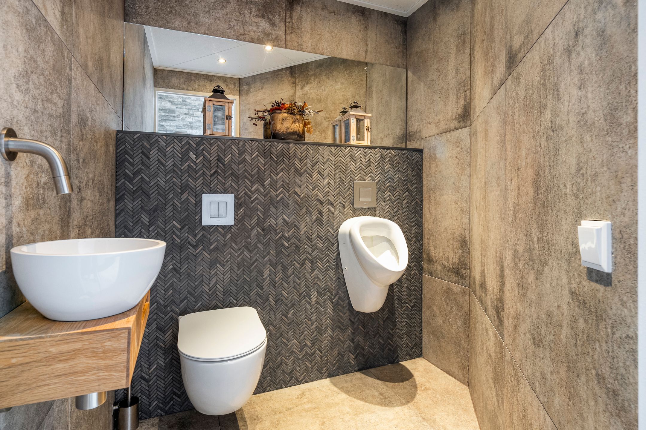 Photo 12 of Hoofdstraat 150