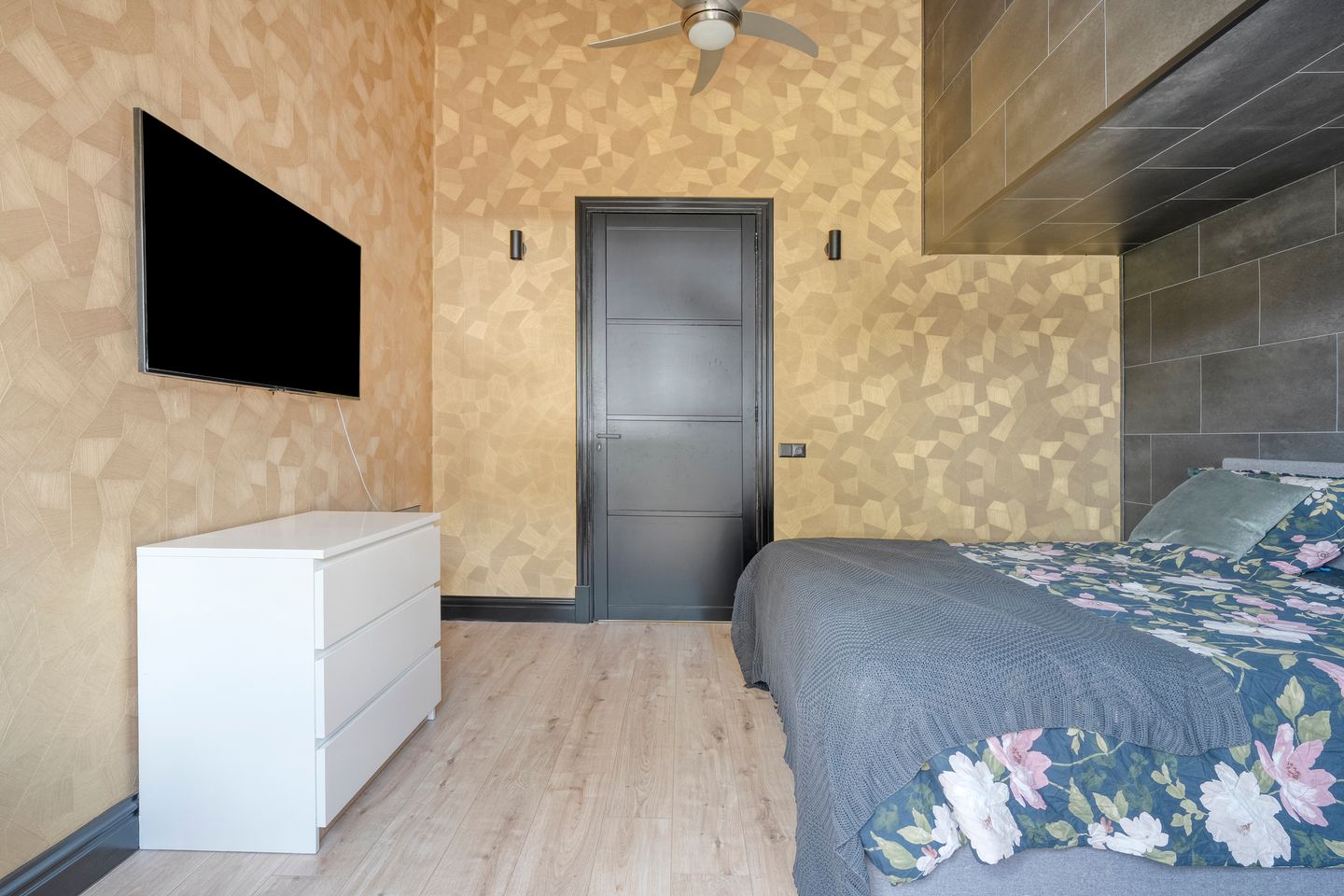 Photo 34 of Hoofdstraat 150