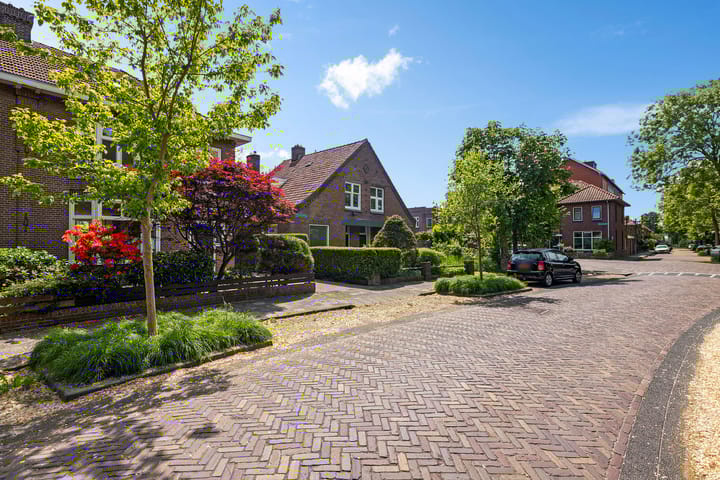 Foto 49 van Parallelweg 12