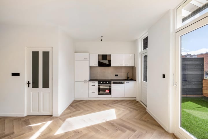 Foto 10 van Zocherstraat 13