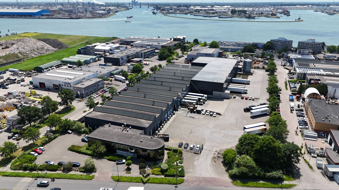 View photo 1 of Trawlerweg 22