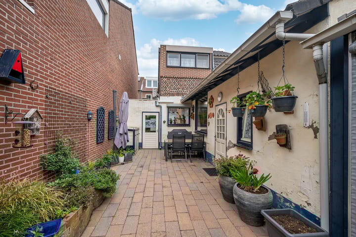 Foto 28 van van Laerstraat 28