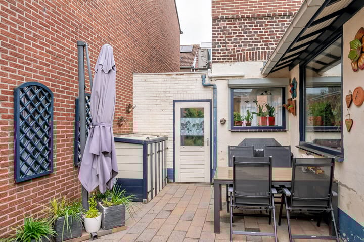 Foto 34 van van Laerstraat 28