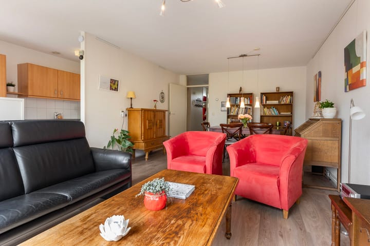 Foto 3 van Loolaan 8-H