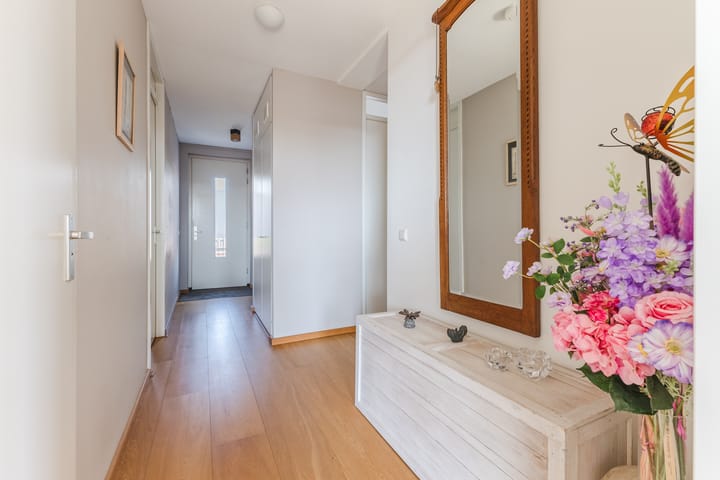 Photo 18 of Hooftstraat 137