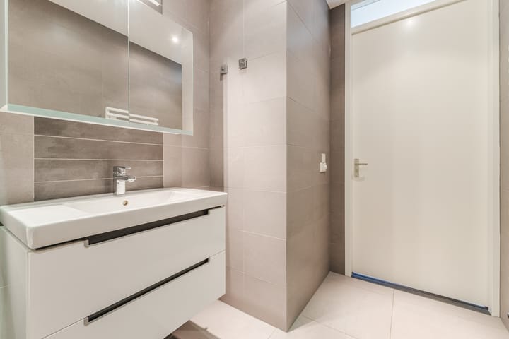 Photo 26 of Hooftstraat 137