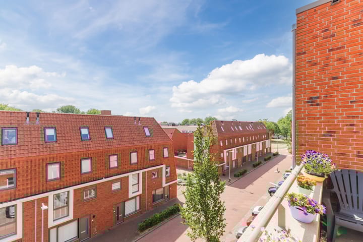 Photo 30 of Hooftstraat 137