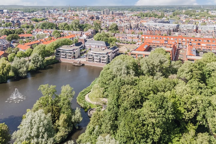 Photo 34 of Hooftstraat 137