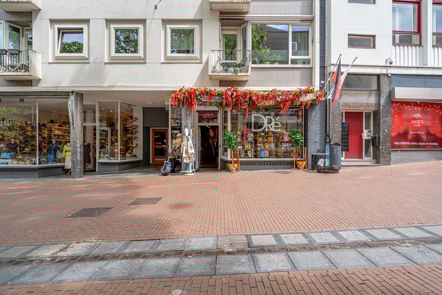 View photo 4 of Houtstraat 14