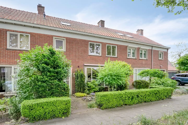 Photo 2 of Burgemeester van Dommelenlaan 4