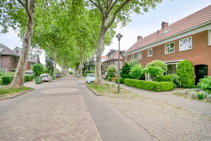 Photo 29 of Burgemeester van Dommelenlaan 4