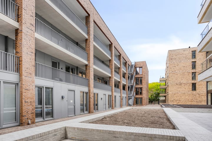 Photo 8 of Isabellastraat 46