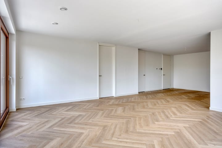 Photo 16 of Isabellastraat 46