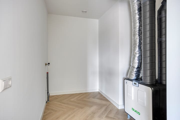 Photo 25 of Isabellastraat 46