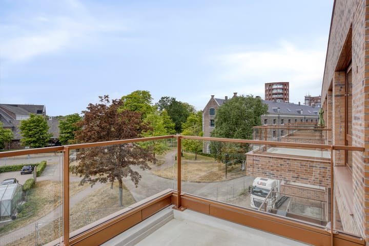 Photo 26 of Isabellastraat 46