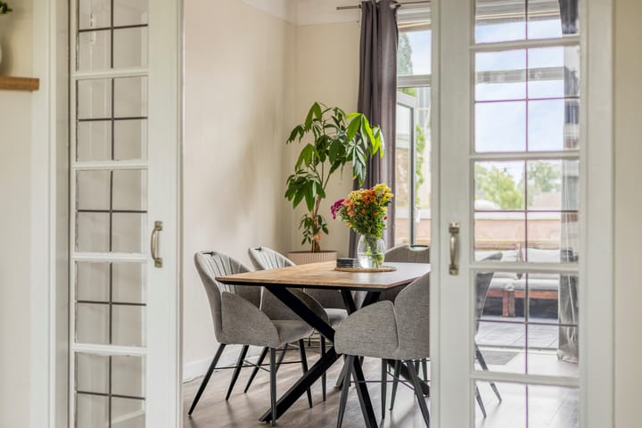 Photo 16 of Rosendaalsestraat 196