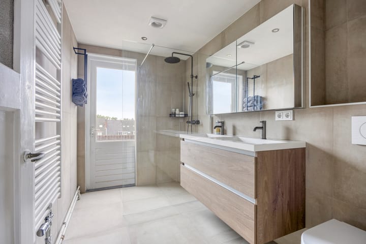 Photo 25 of Rosendaalsestraat 196