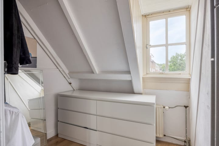 Photo 28 of Rosendaalsestraat 196