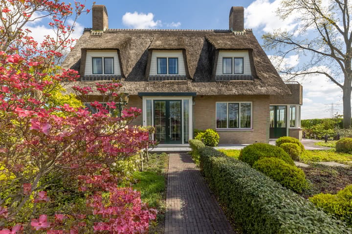 Photo 5 of Roosendaalseweg 24