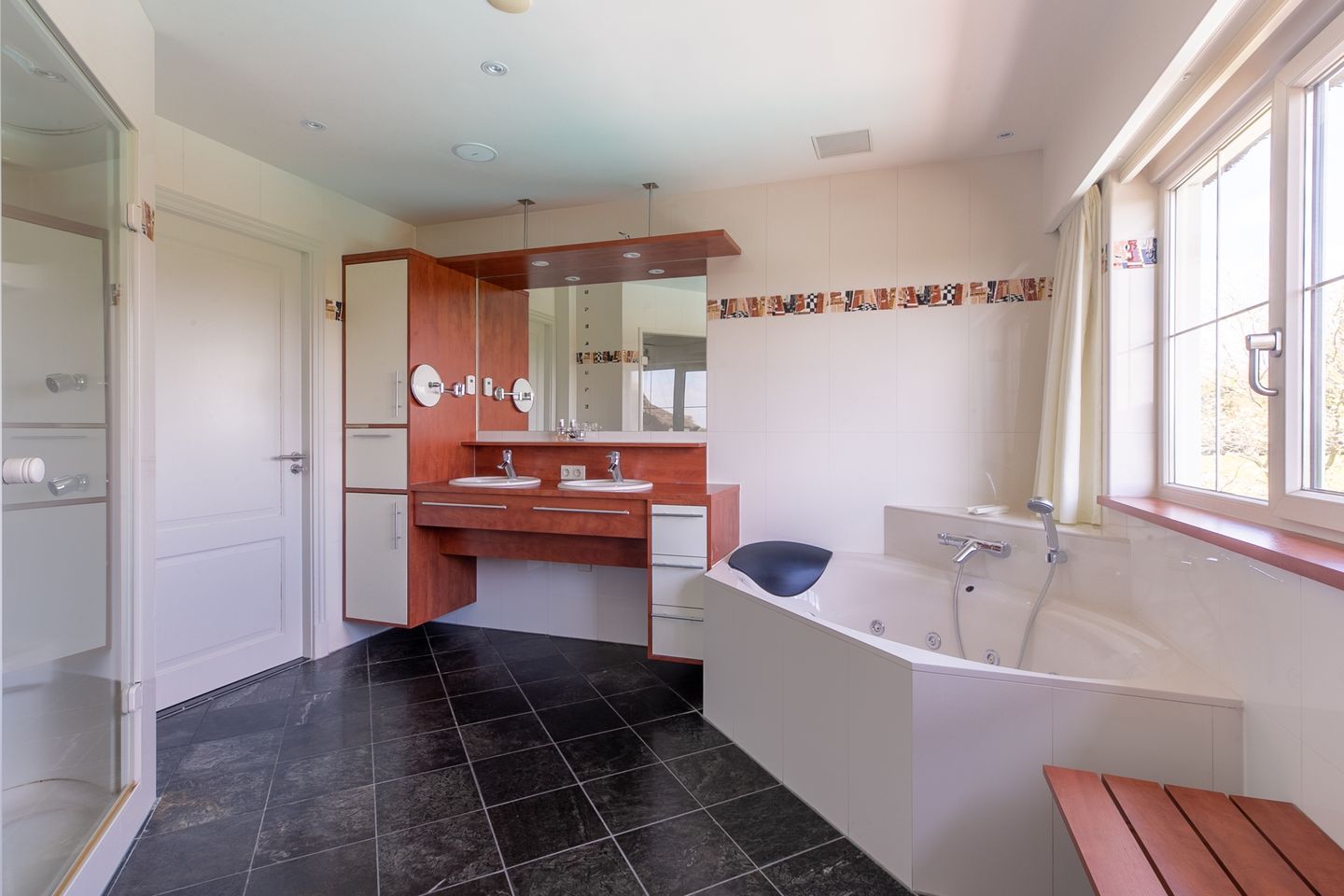 Foto 34 van Roosendaalseweg 24