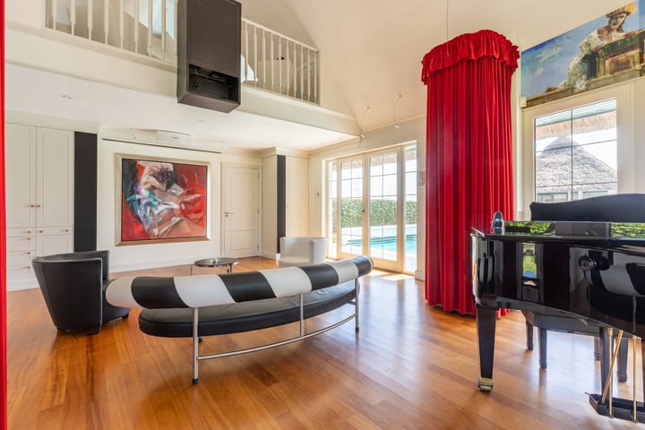 Photo 44 of Roosendaalseweg 24