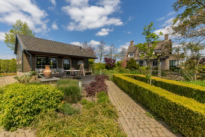 Photo 66 of Roosendaalseweg 24