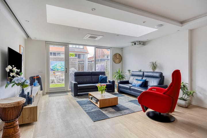 Photo 2 of Laurens van Kuikstraat 10