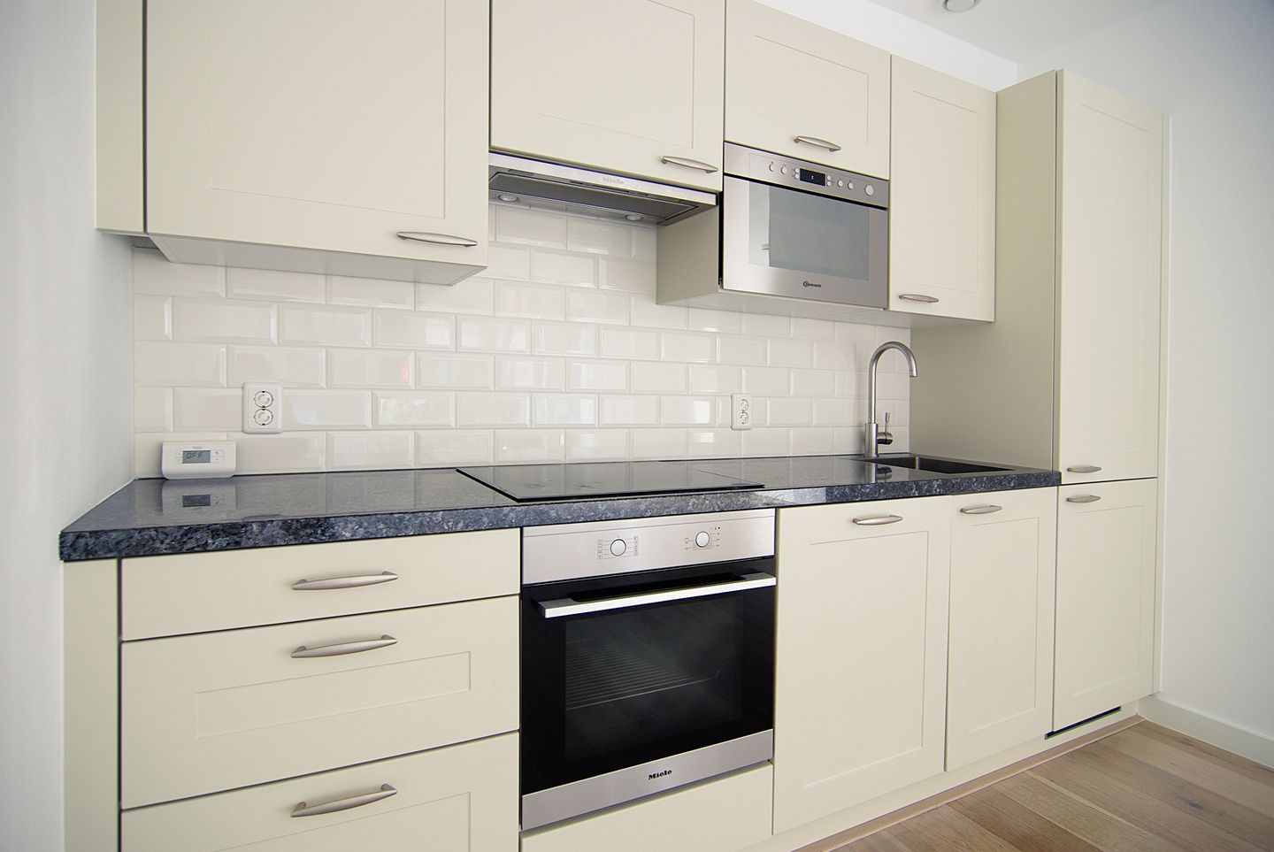 Foto 10 van Suze Robertsonstraat 7