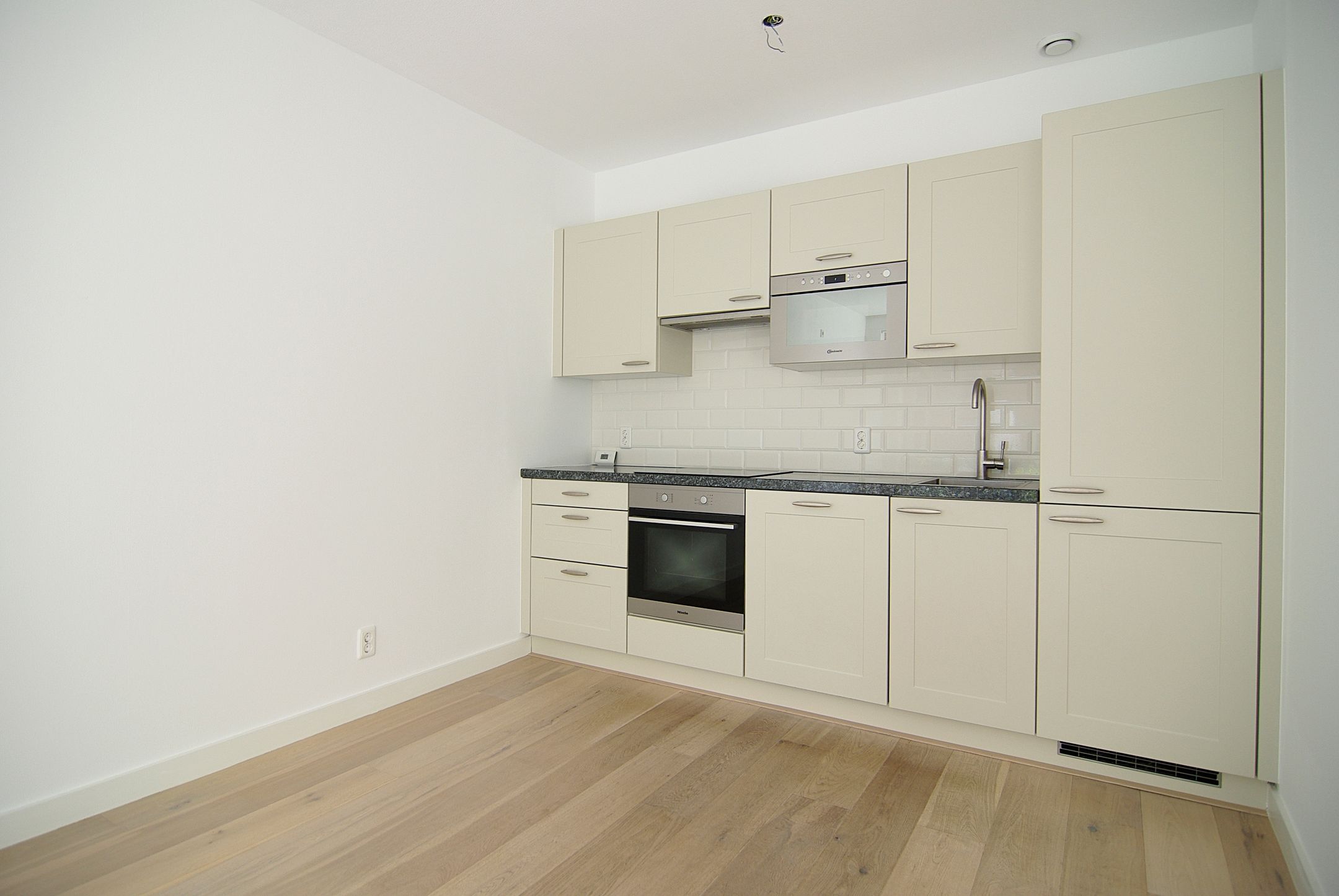 Foto 12 van Suze Robertsonstraat 7