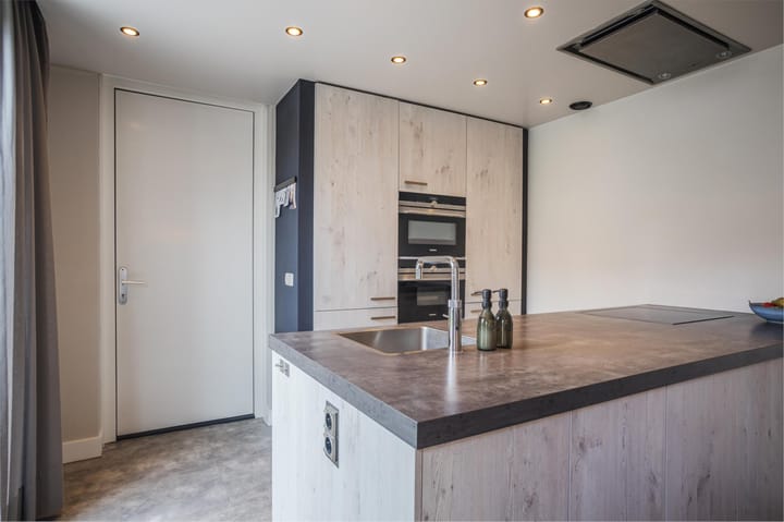 Foto 12 van Lover 182