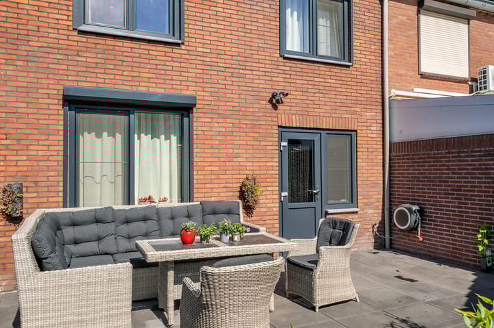 Foto 36 van Merelstraat 17