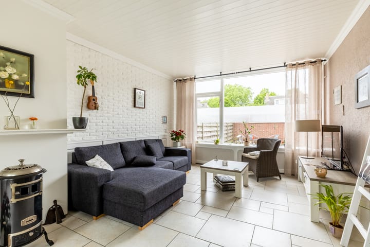 Photo 11 of Leeuwerikstraat 16