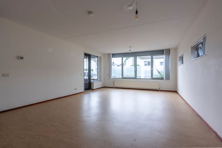 Photo 8 of Insula 91