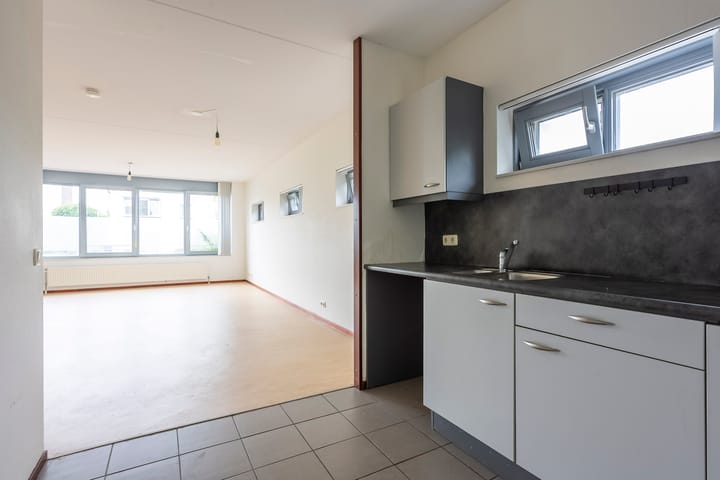 Photo 12 of Insula 91