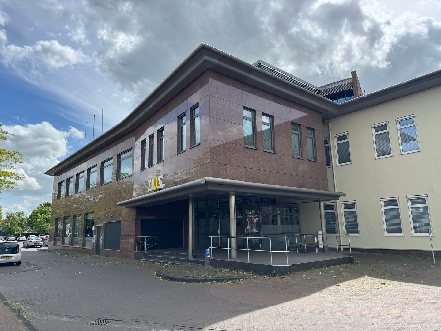 Bekijk foto 3 van Stationsweg 1