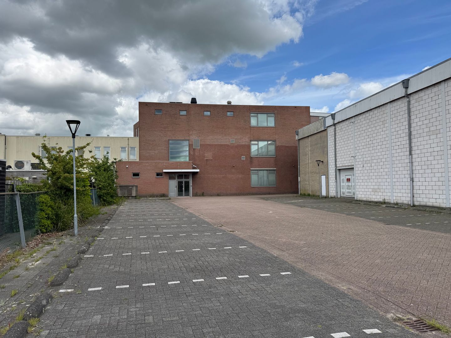 Bekijk foto 5 van Stationsweg 1