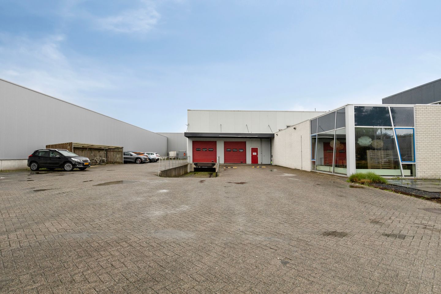 Bekijk foto 1 van Oostwijk 18