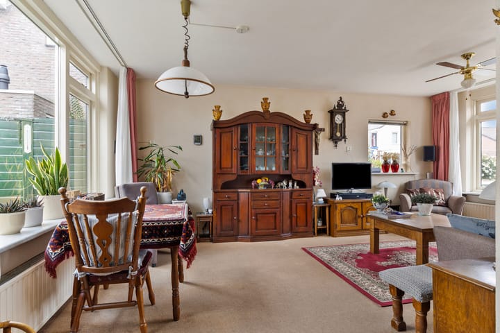 Foto 13 van Venestraat 106