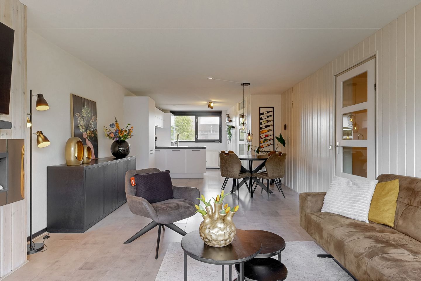 Foto 10 van Anna van Renesselaan 8-B