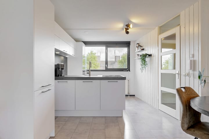 Foto 15 van Anna van Renesselaan 8-B