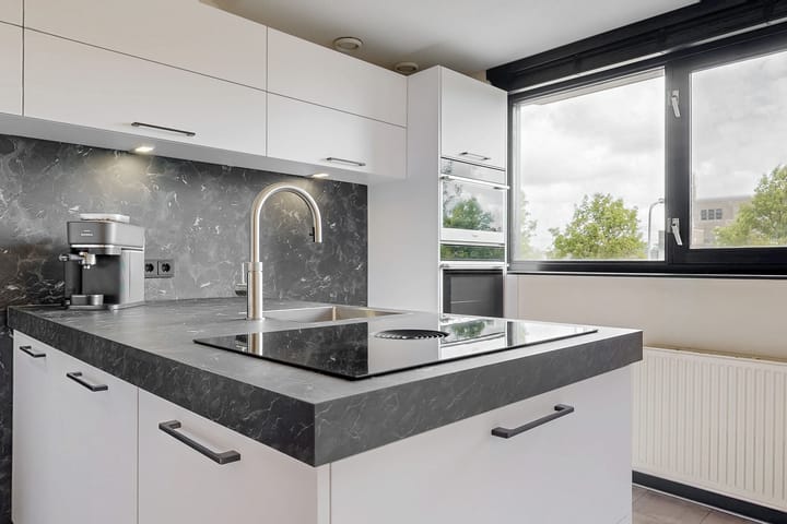 Foto 16 van Anna van Renesselaan 8-B