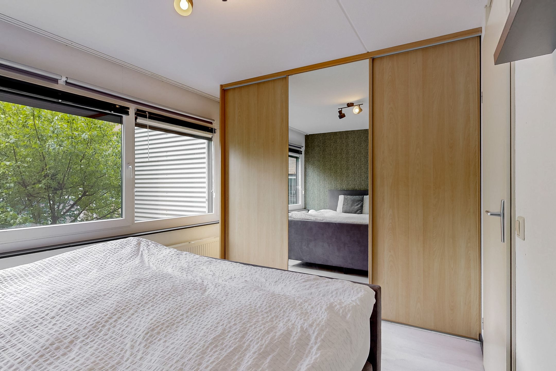 Foto 24 van Anna van Renesselaan 8-B