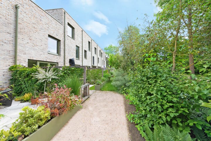 Foto 16 van Larikslaan 1-F