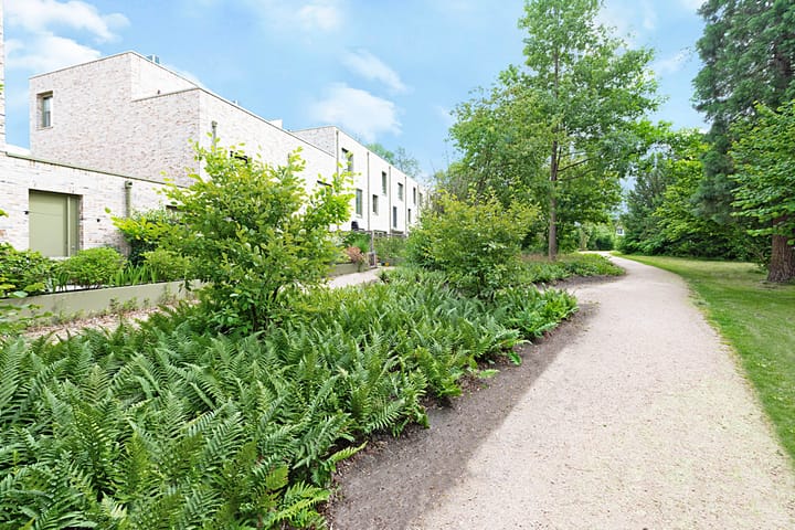 Foto 45 van Larikslaan 1-F