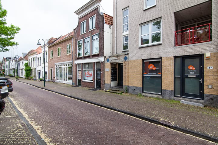 Foto 32 van Raam 196-B