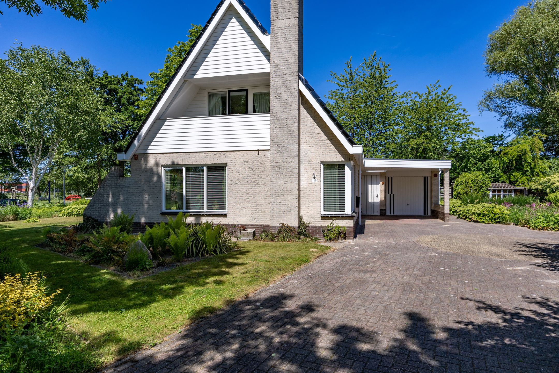 Foto 9 van Alberdaweg 125